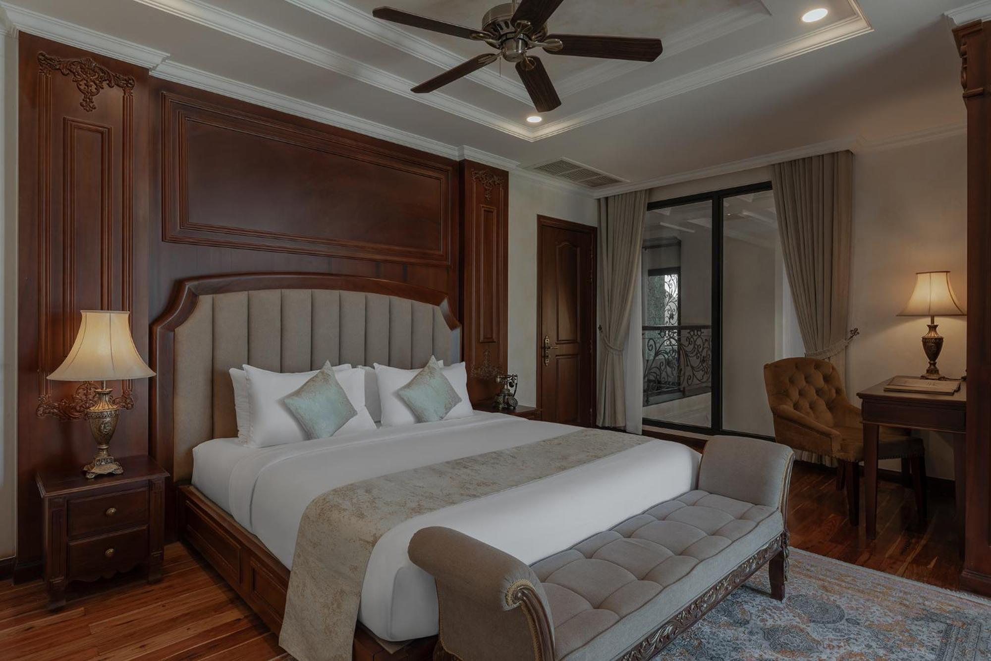 อนิก พาเลซ โฮเต็ล Hotel พนมเปญ ภายนอก รูปภาพ