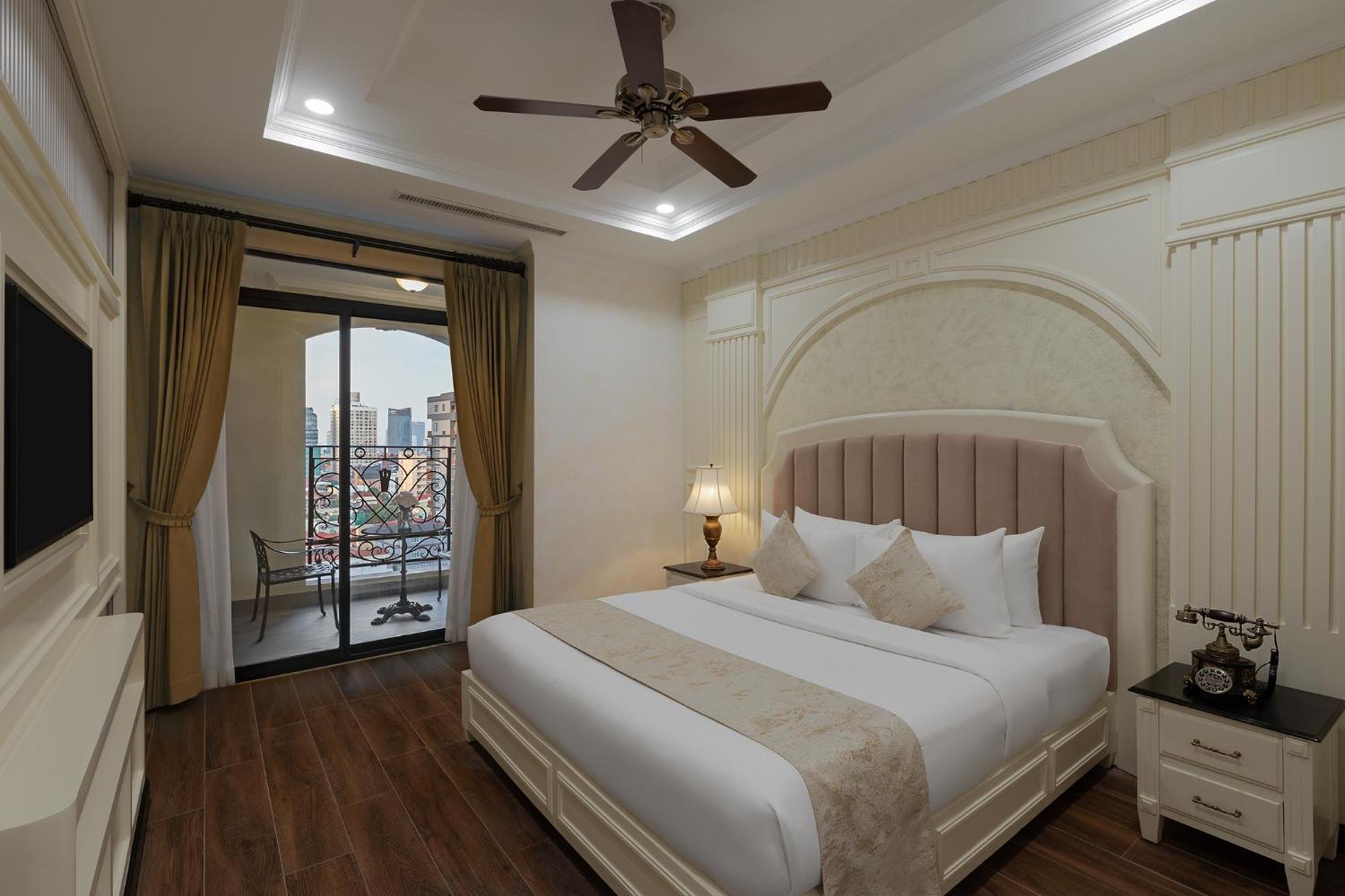 อนิก พาเลซ โฮเต็ล Hotel พนมเปญ ภายนอก รูปภาพ