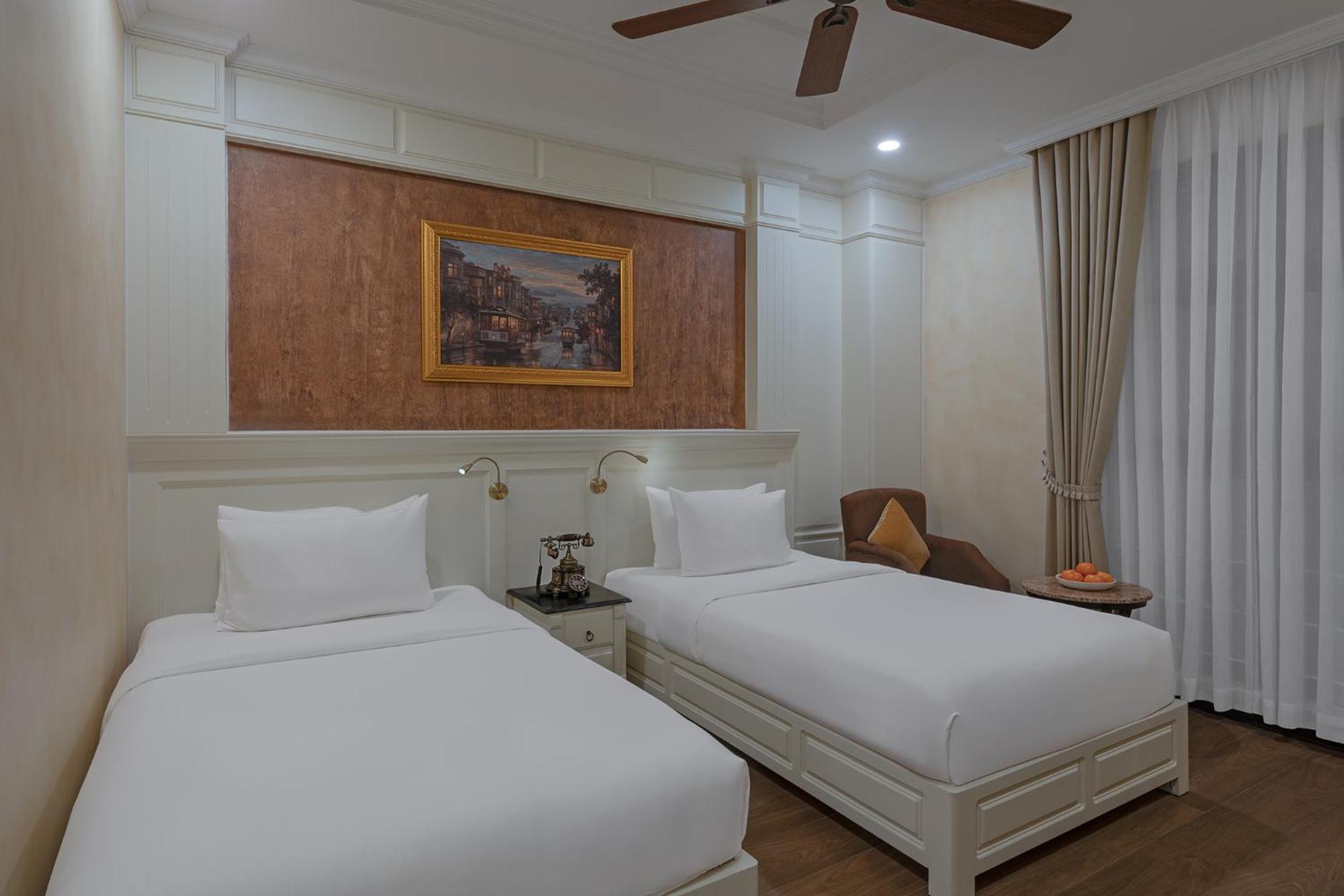 อนิก พาเลซ โฮเต็ล Hotel พนมเปญ ภายนอก รูปภาพ