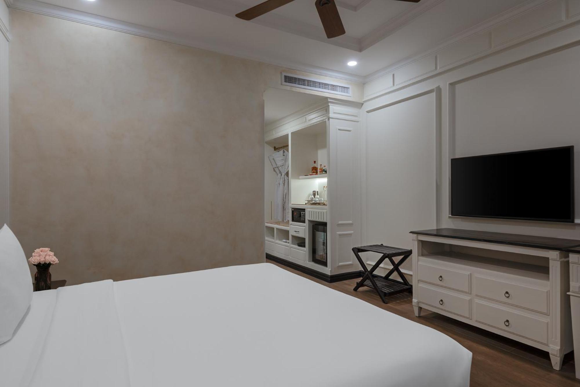 อนิก พาเลซ โฮเต็ล Hotel พนมเปญ ภายนอก รูปภาพ
