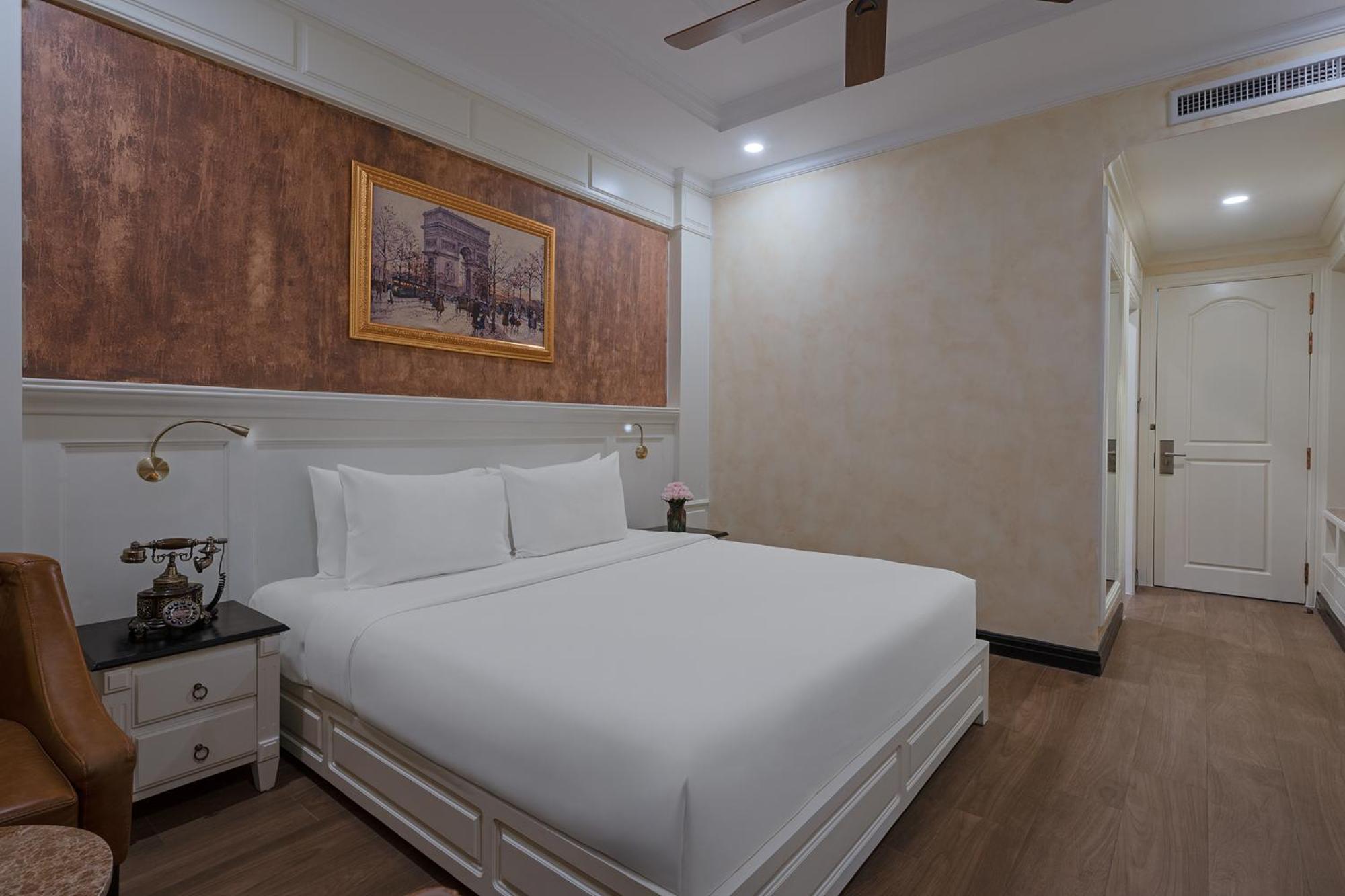 อนิก พาเลซ โฮเต็ล Hotel พนมเปญ ภายนอก รูปภาพ