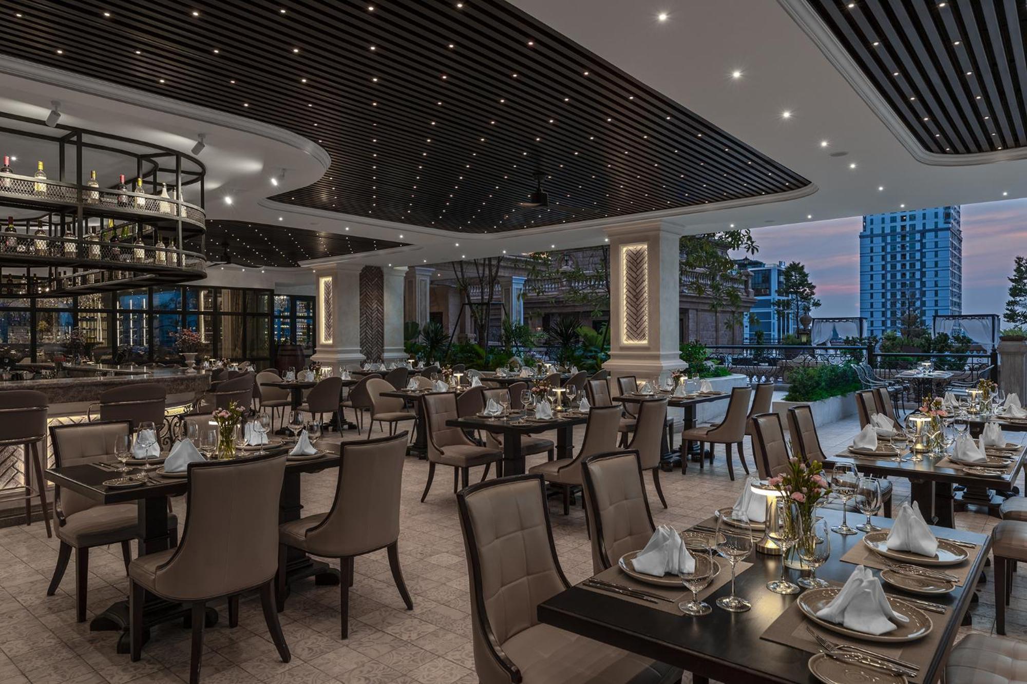 อนิก พาเลซ โฮเต็ล Hotel พนมเปญ ภายนอก รูปภาพ